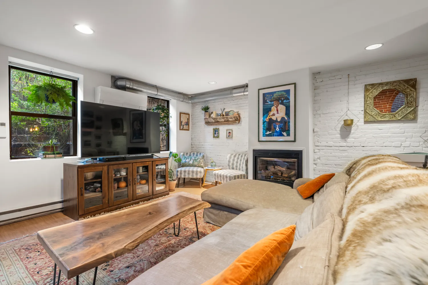 $1,300,000 | 484 Massachusetts Avenue, Unit 1, Boston, MA 02118