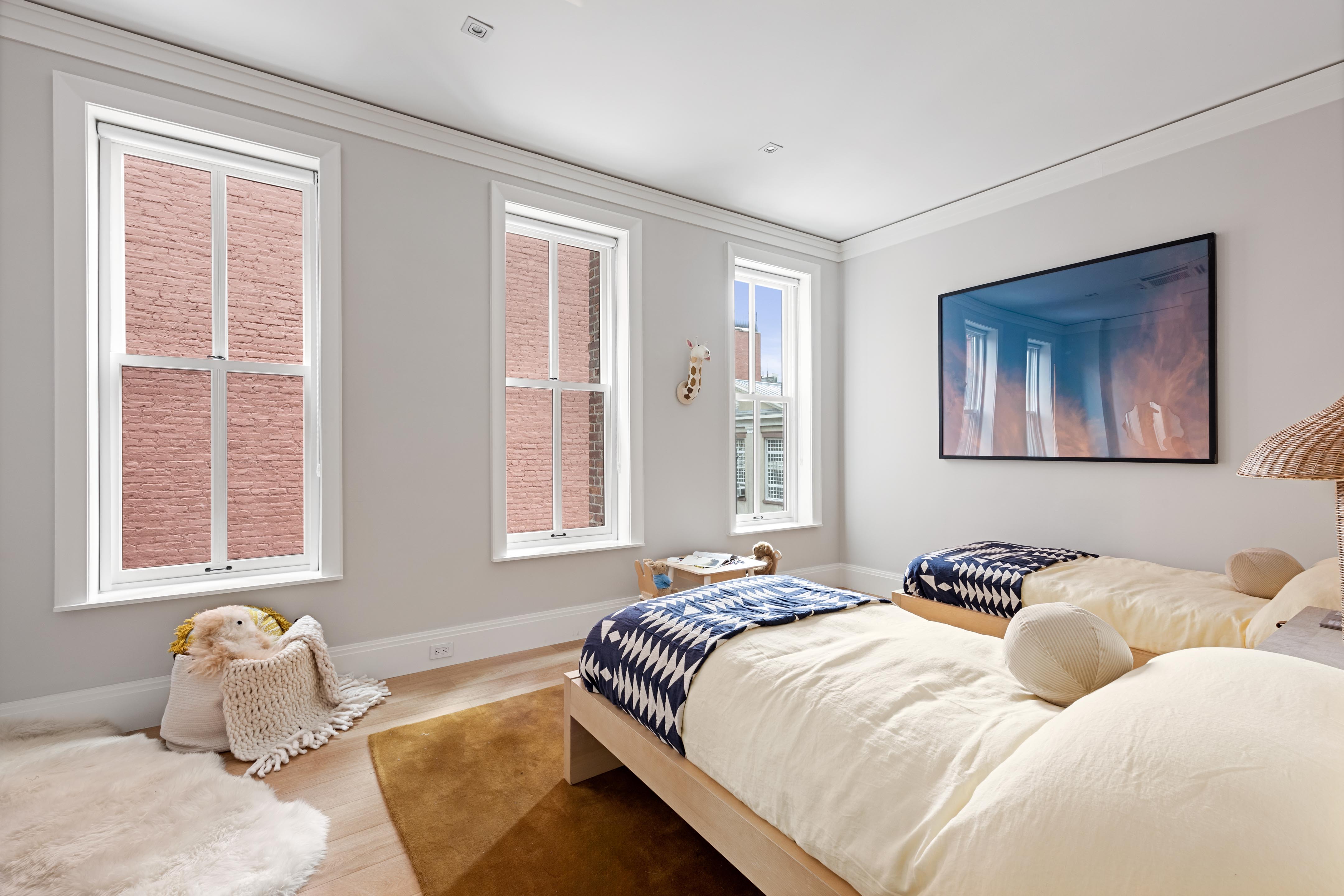 214 West 11th Street Manhattan, NY 10014 - Photo 17 of 25