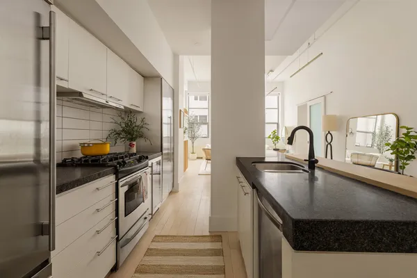 $1,825,000 | 55 Berry Street, Unit 4G | Williamsburg