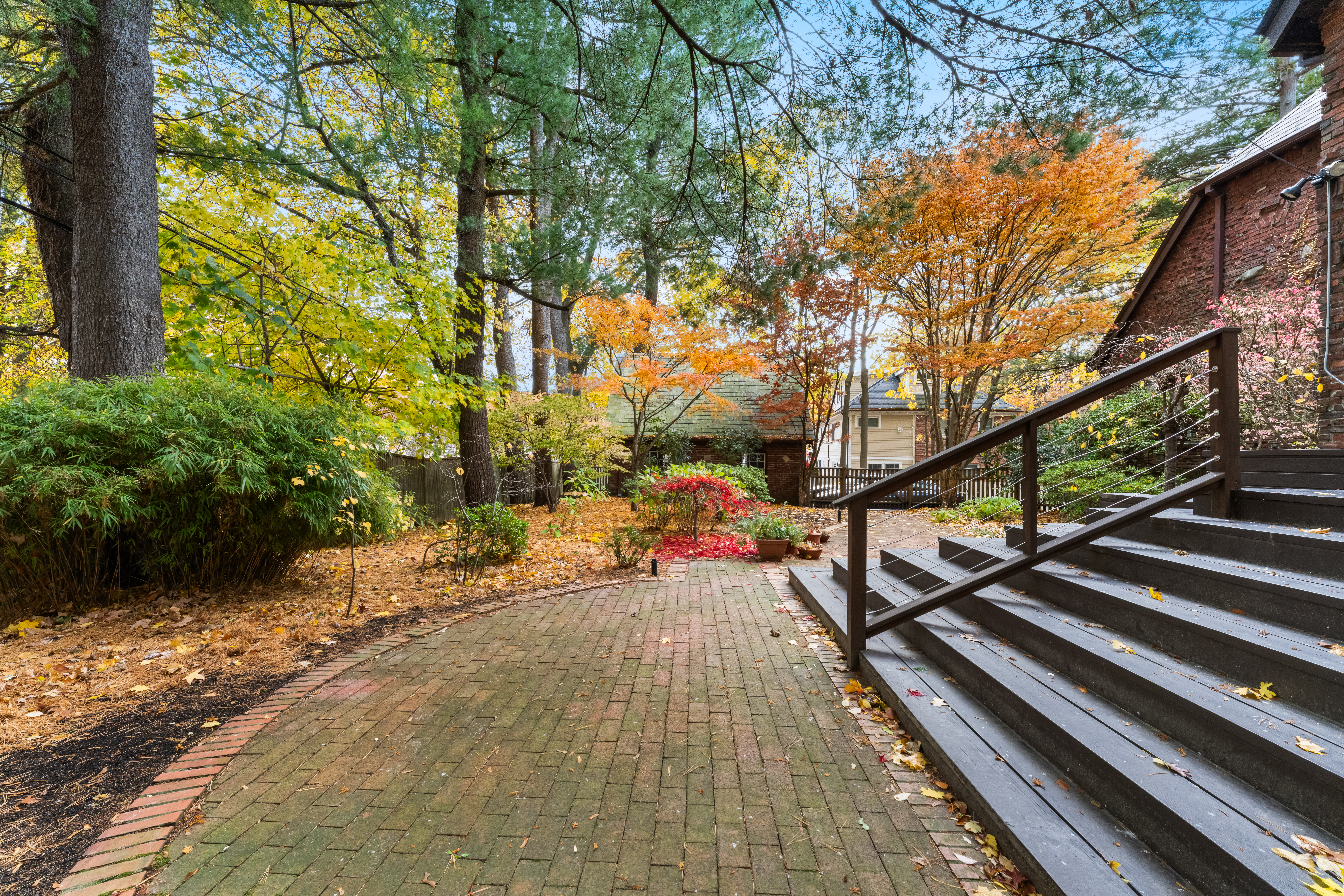 302 Dean Road Brookline, MA 02445 - Photo 9 of 20