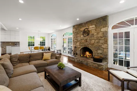 Contact Agent | 5313 Massachusetts Avenue, Bethesda, MD 20816