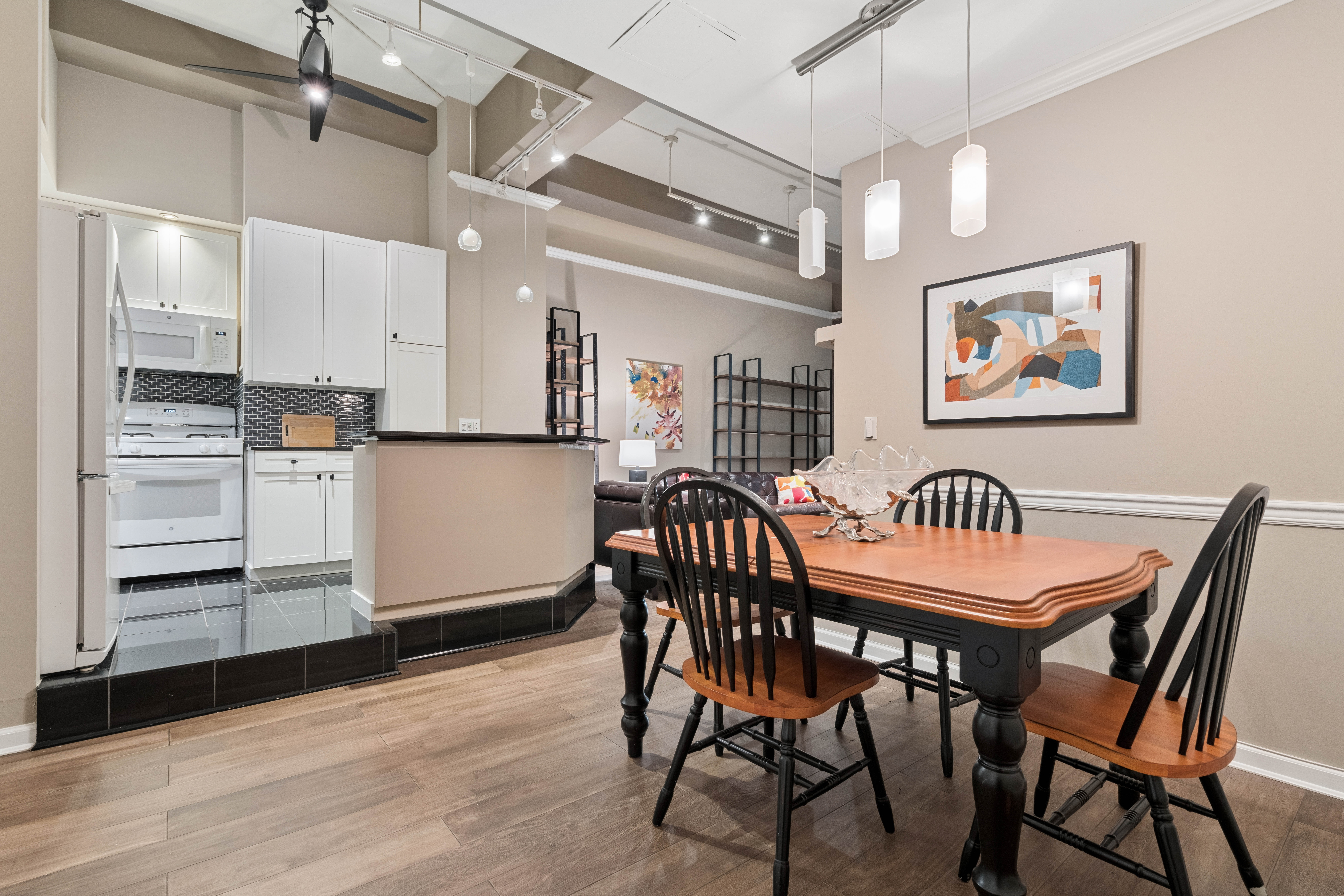 310 East 46th Street, Unit 4L Manhattan, NY 10017 - Photo 5 of 11 Gallery Image 5