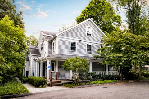 Contact Agent | 192 Chestnut Avenue, Unit D, Jamaica Plain, MA 02130