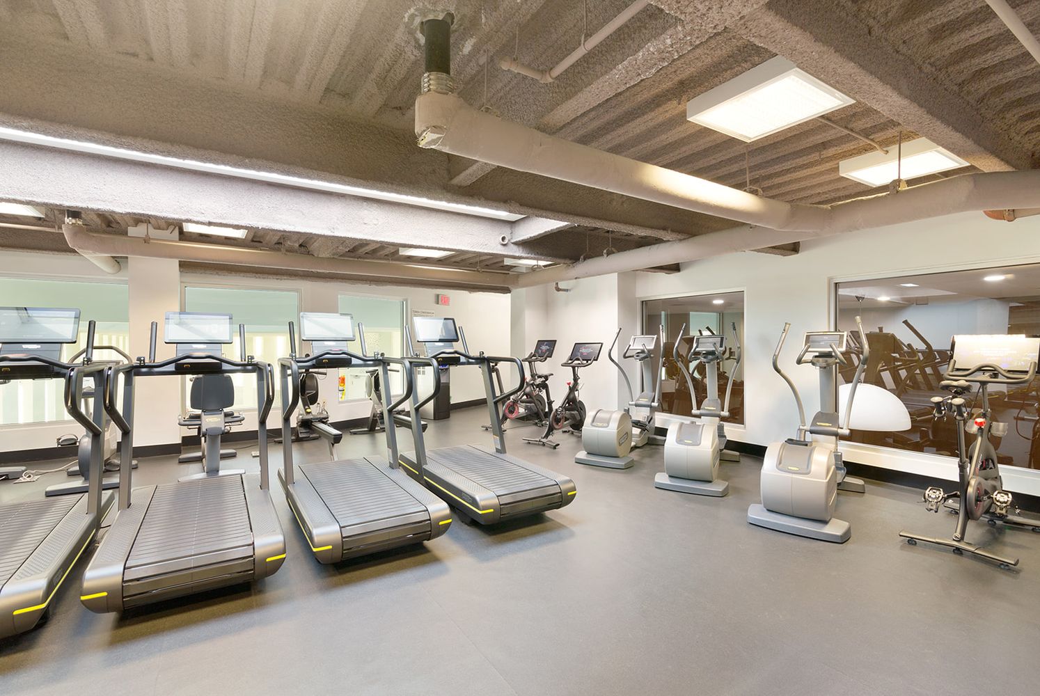 150 Myrtle Avenue, Unit PH3201 Brooklyn, NY 11201 - Photo 29 of 40 a view of a room with gym equipment