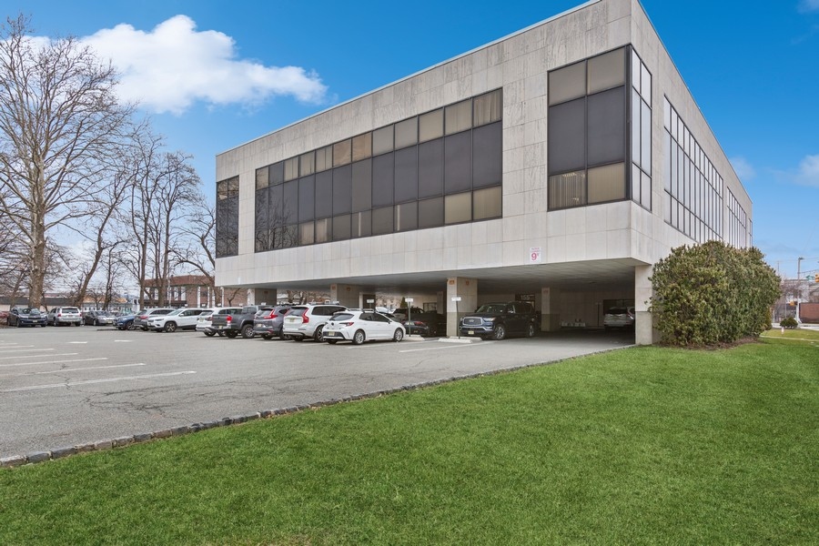 155 Morris Avenue Springfield, NJ 07081 - Photo 6 of 18