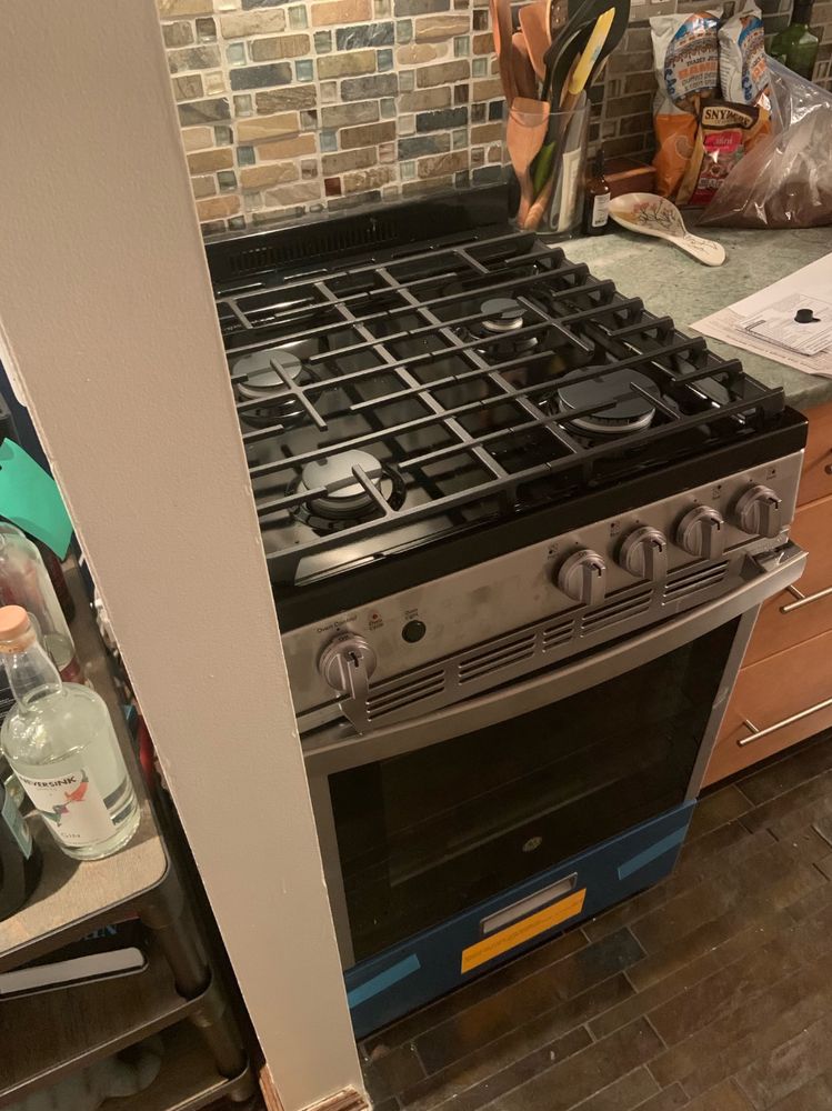 442 Amsterdam Avenue, Unit 3B Manhattan, NY 10024 - Photo 6 of 7 a close up of a stove