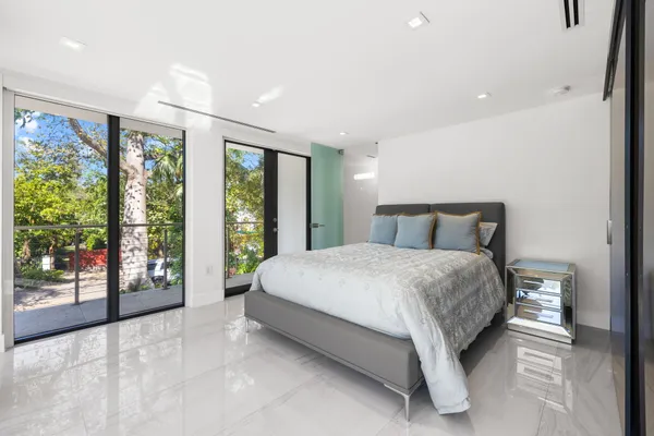 $4,950,000 | 3770 Kumquat Avenue, Miami, FL 33133