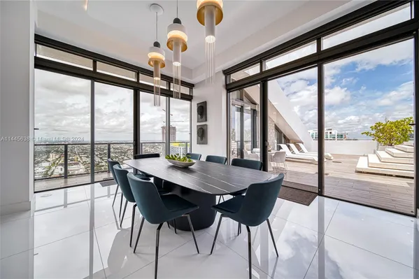 $5,799,900 | 88 Southwest 7th Street, Unit PH4303, Miami, FL 33130