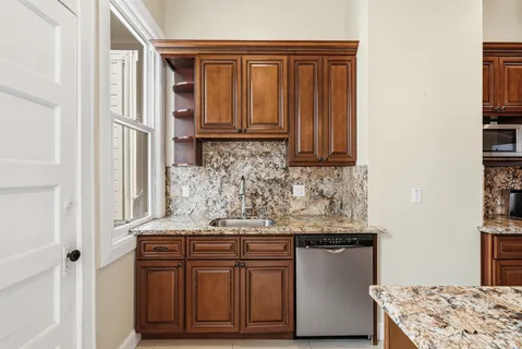 $13,500 | 747-749 Clayton Street, Unit 747, San Francisco, CA 94117