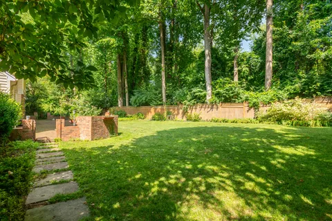 $1,050,000 | 9606 Whitecedar Court, Vienna, VA 22181