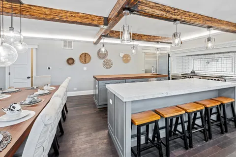 $1,565,000 | 2712 West Sunnyside Avenue, Chicago, IL 60618