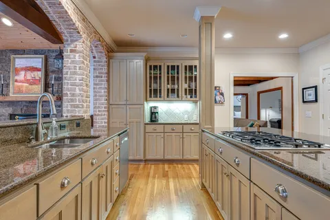 $3,200,000 | 510 Granny White Pike, Brentwood, TN 37027