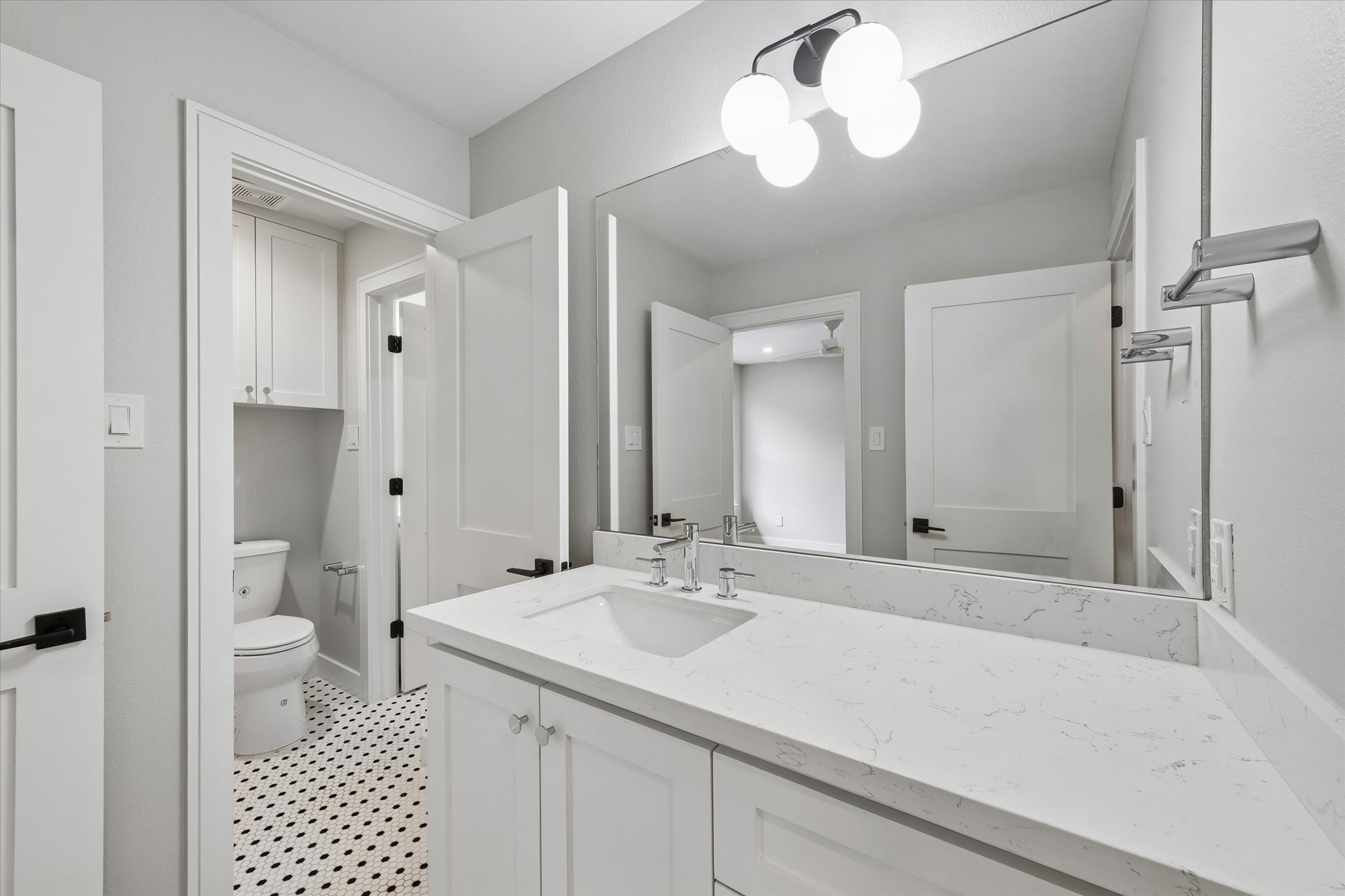 1139 Richelieu Lane Houston, TX 77018 - Photo 28 of 38 Gallery Image 28
