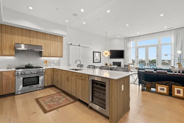 $1,425,000 | 10 Shipyard Drive, Unit 511, Hingham, MA 02043