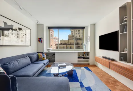 $1,295,000 | 30 West 63rd Street, Unit 11V | Upper West Side