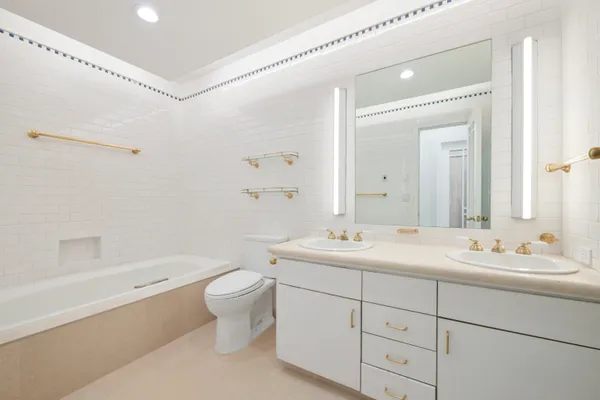 $7,495,000 | 313 West 102nd Street | Upper West Side