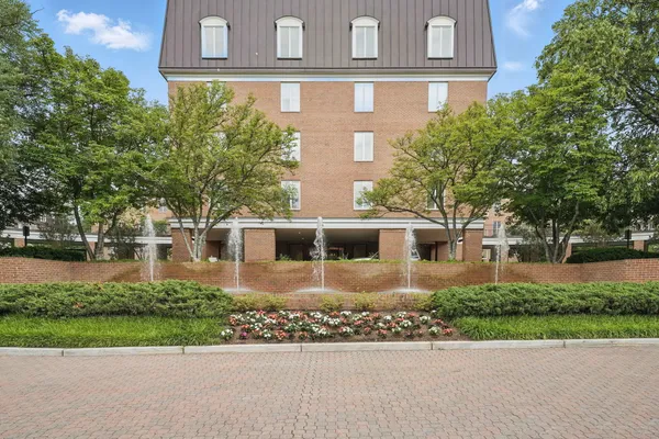 $829,000 | 8101 Connecticut Avenue, Unit N304, Chevy Chase, MD 20815