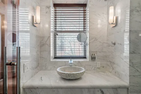 $1,400,000 | 802-10 Locust Street, Unit 201, Philadelphia, PA 19107
