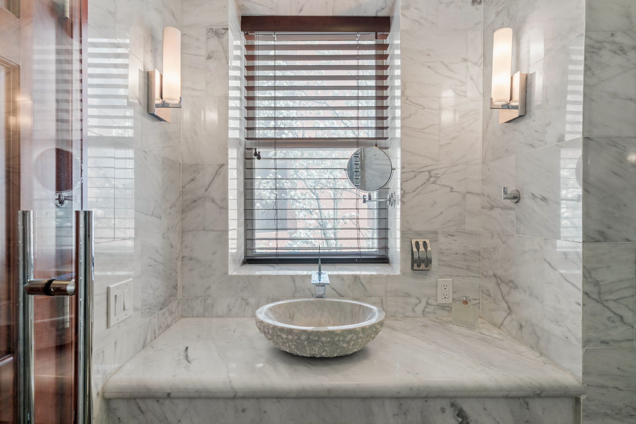 802-10 Locust Street, Unit 201 Philadelphia, PA 19107 - Photo 22 of 56