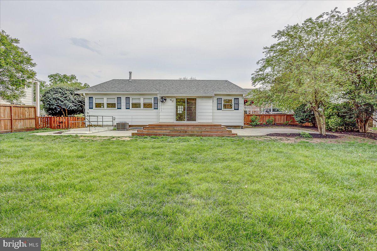 5602 Ashfield Road Alexandria, VA 22315 - Photo 4 of 59 Gallery Image 4