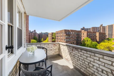 $599,000 | 68-61 Yellowstone Boulevard, Unit 607 | Forest Hills