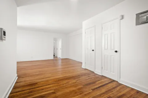 $210,000 | 5650 Netherland Avenue, Unit 6C | North Riverdale