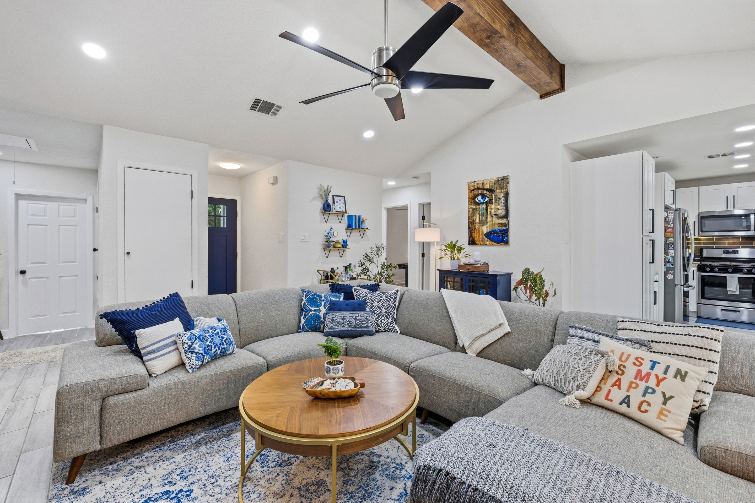 4805 Spring Meadow Cove Austin, TX 78744 - Photo 5 of 26