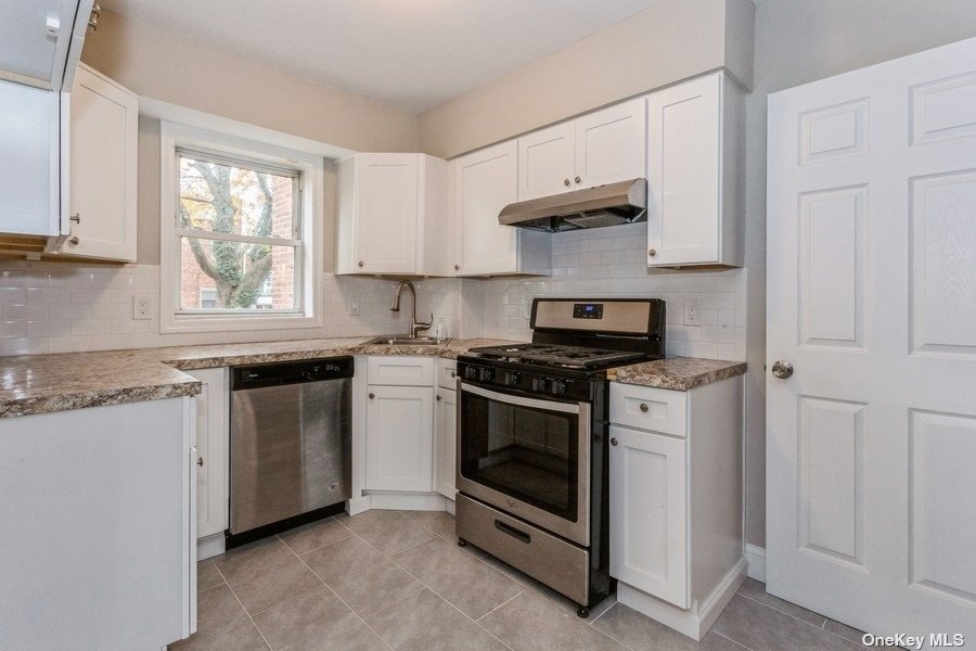 140-40 183rd Street Queens, NY 11413 - Photo 5 of 9