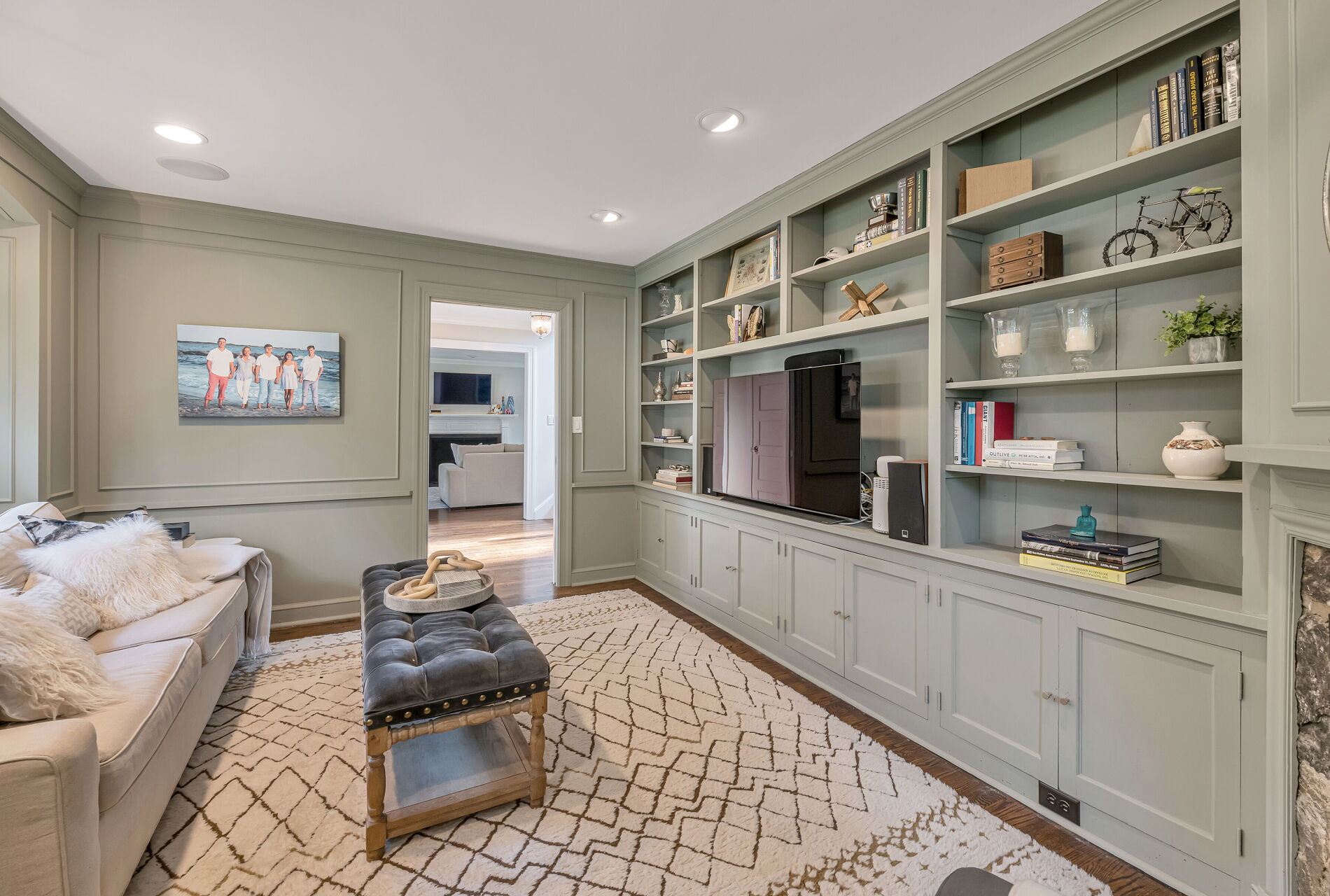 272 West Ridgewood Avenue Ridgewood, NJ 07450 - Photo 4 of 26 a living room with furniture
