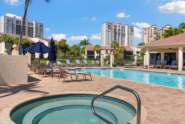 $795,000 | 6500 Valen Way, Unit 203, Naples, FL 34108