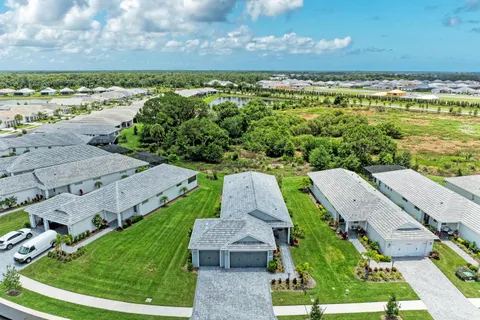 $729,000 | 1047 Waterline Court, Sarasota, FL 34240