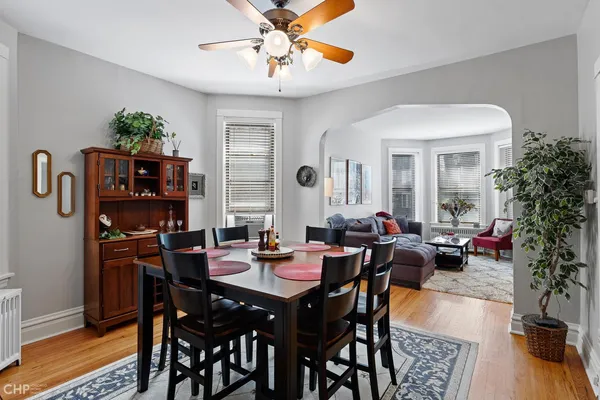 $1,200,000 | 2020 West Waveland Avenue, Chicago, IL 60618