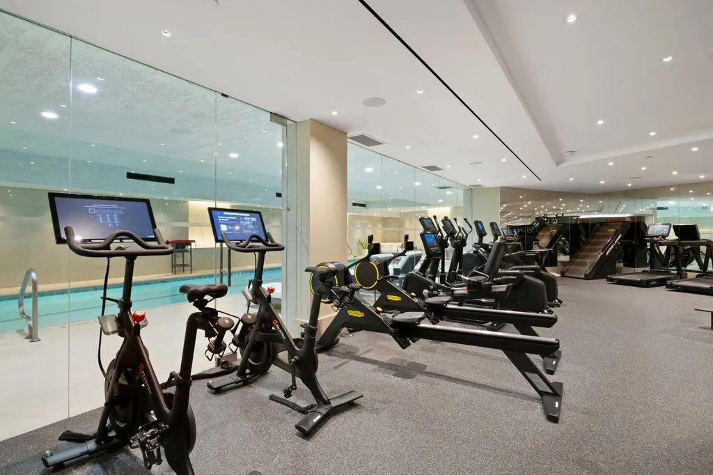 $825,000 | 1 Central Park West, Unit 820 | Upper West Side