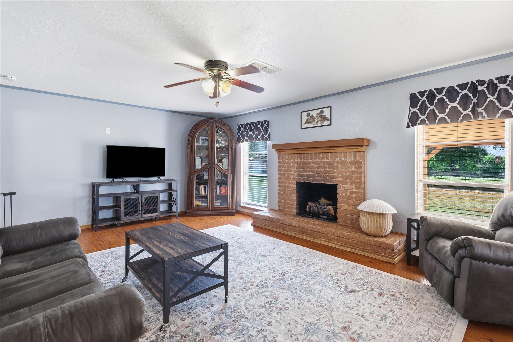 892 Highland Circle Springtown, TX 76082 - Photo 9 of 36 Gallery Image 9