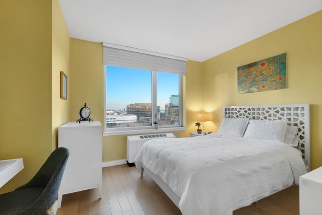 $2,905,000 | 34 North 7th Street, Unit 9E | Williamsburg