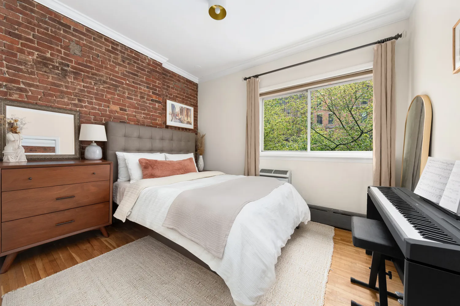$560,000 | 207 East 21st Street, Unit 5B | Gramercy
