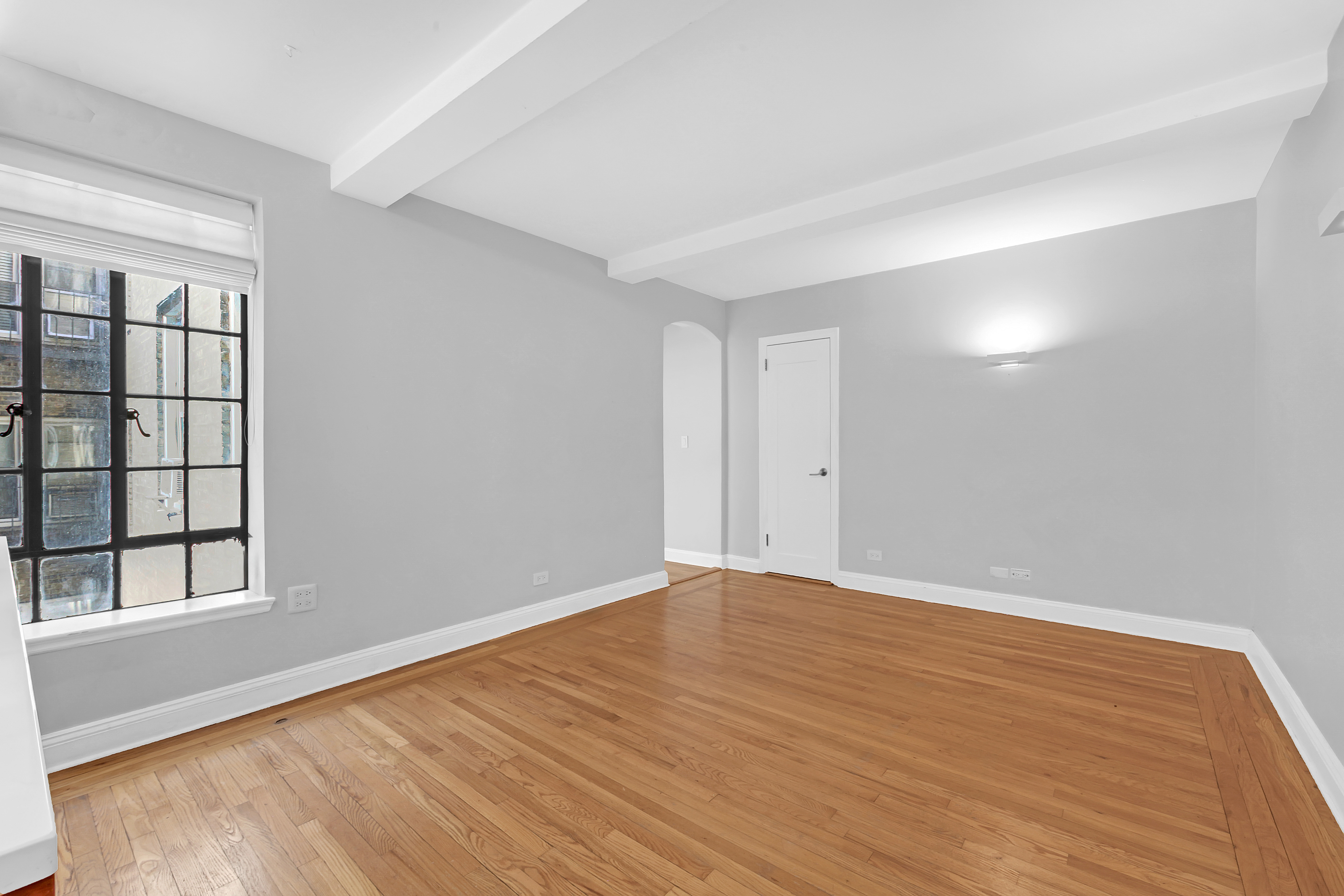 333 East 43rd Street, Unit 705 Manhattan, NY 10017 - Photo 4 of 22