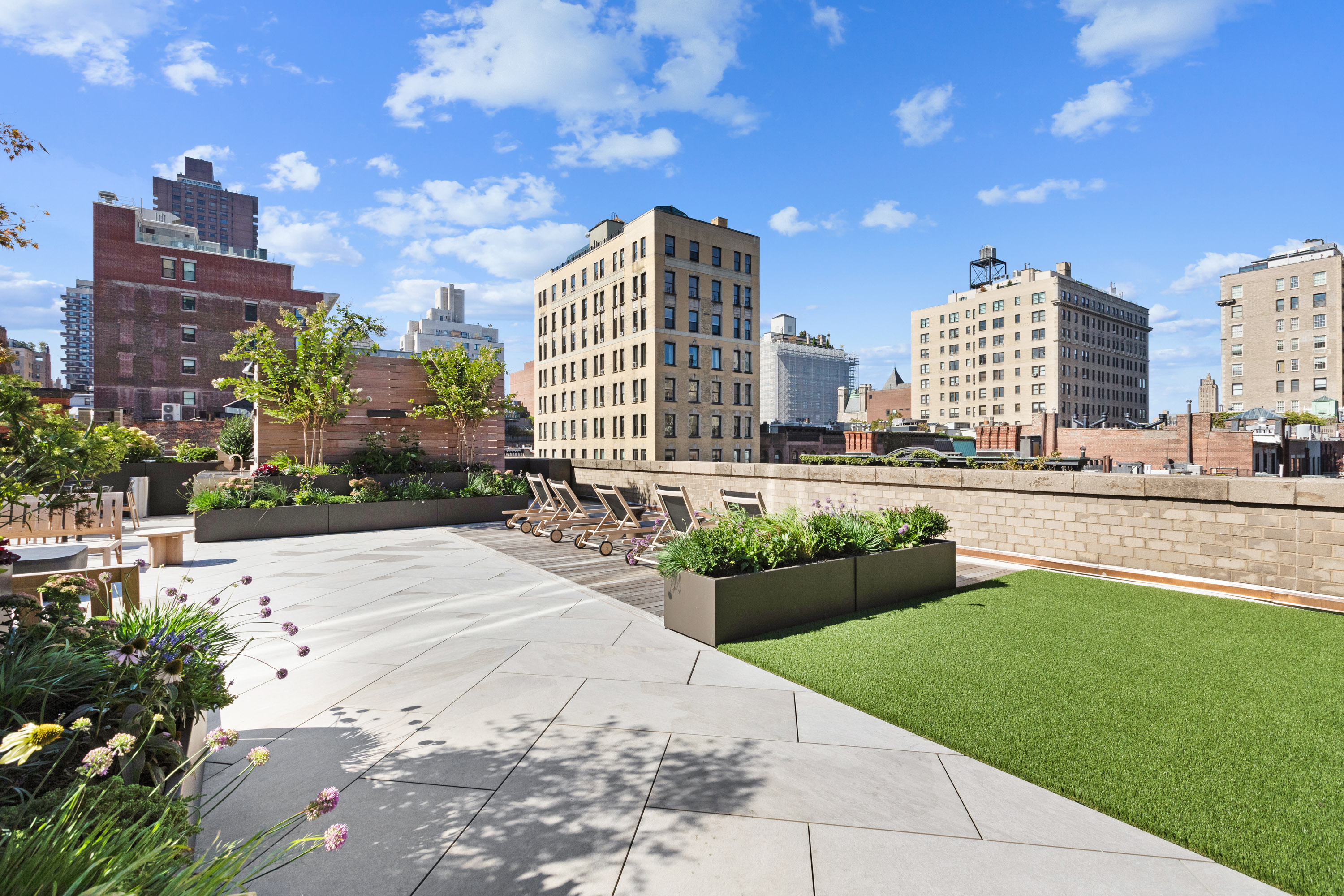 40 East 94th Street, Unit 13G Manhattan, NY 10128 - Photo 9 of 13 a view of a city with tall buildings