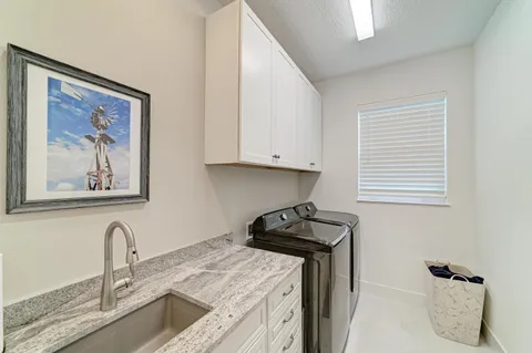 $729,000 | 1047 Waterline Court, Sarasota, FL 34240