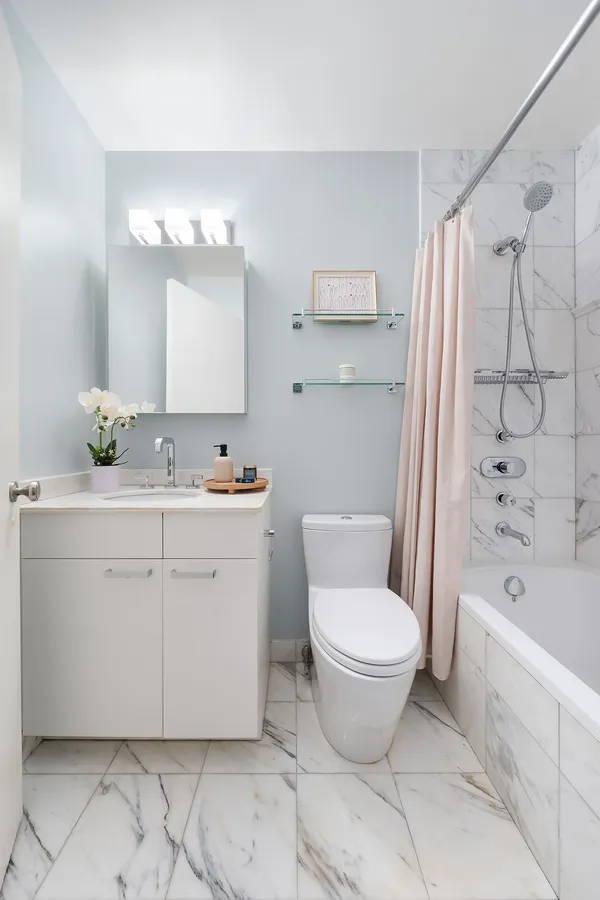 $1,995,000 | 225 West 83rd Street, Unit 8L | Upper West Side