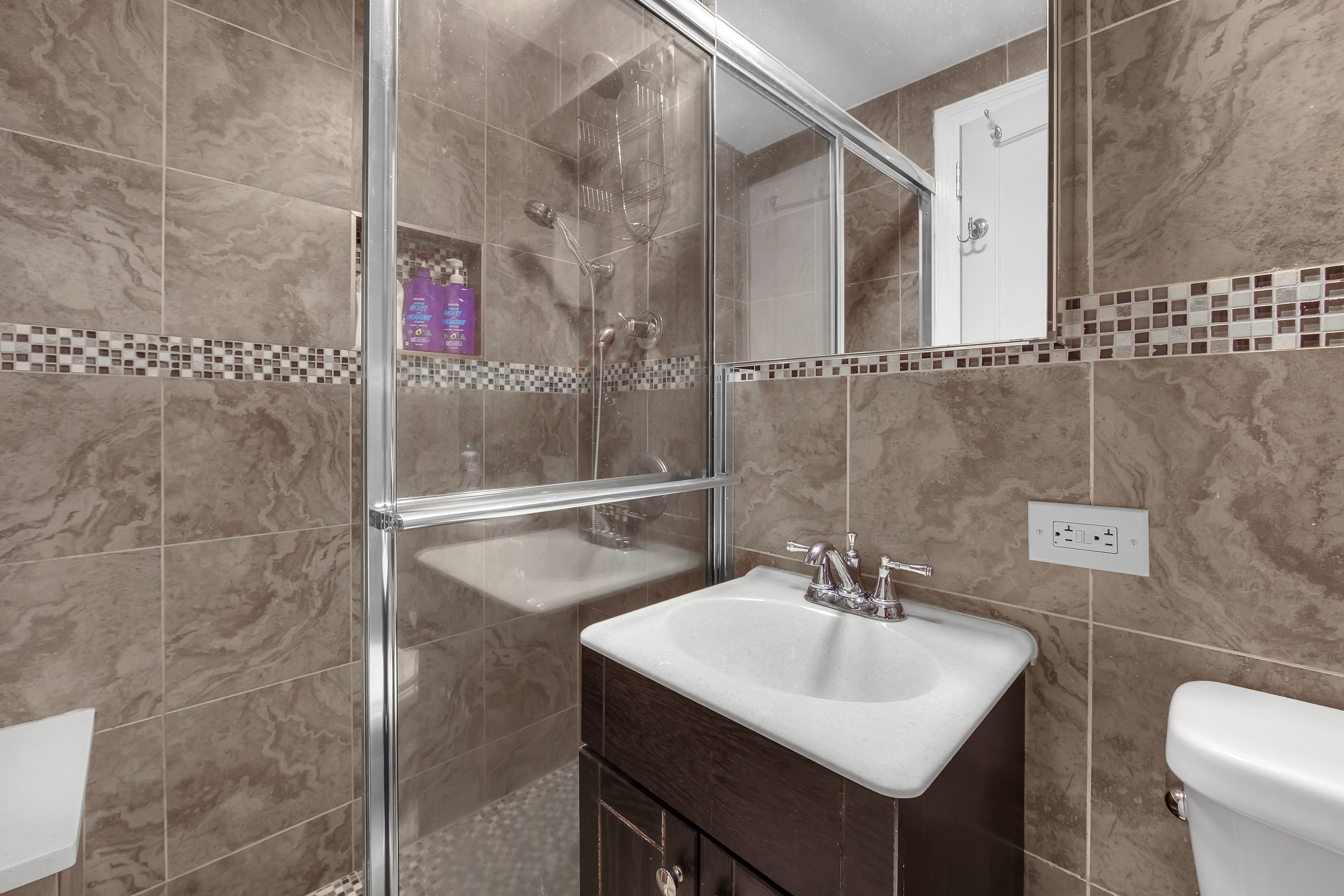 314 East 41st Street, Unit 306B Manhattan, NY 10017 - Photo 8 of 9 Gallery Image 8