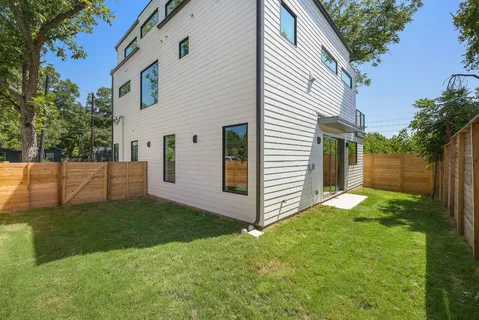$1,275,000 | 2201 East 16th Street, Austin, TX 78702