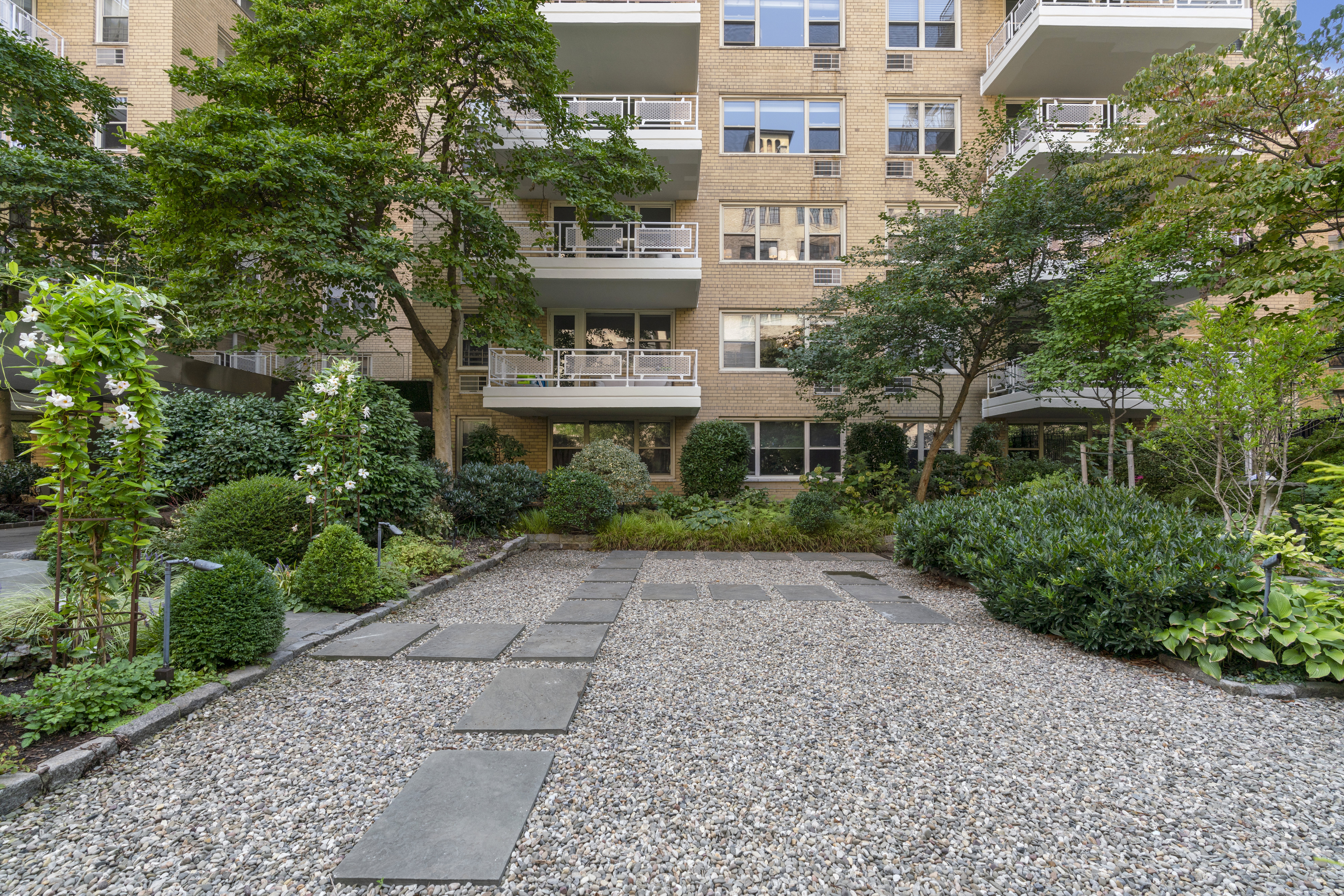 40 East 9th Street, Unit 4F Manhattan, NY 10003 - Photo 20 of 23