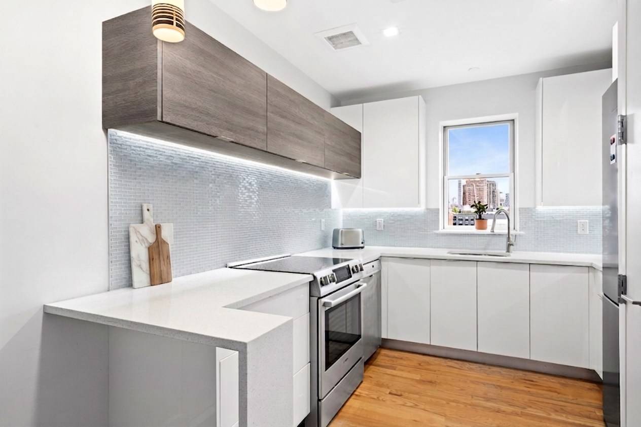 1059 Manhattan Avenue, Unit PHB Brooklyn, NY 11222 - Photo 3 of 8 Gallery Image 3