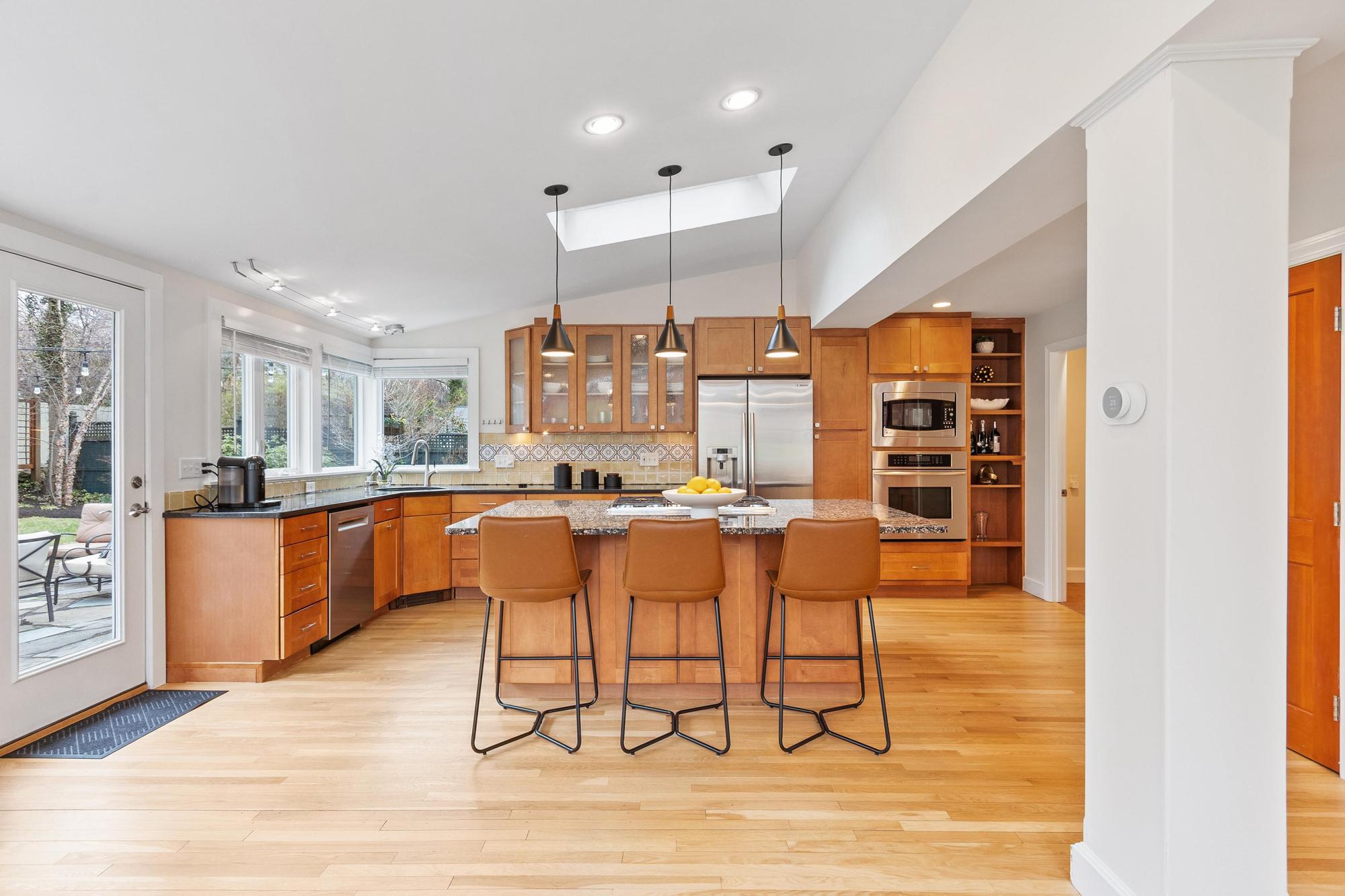 31 Woodland Road Lexington, MA 02420 - Photo 11 of 44