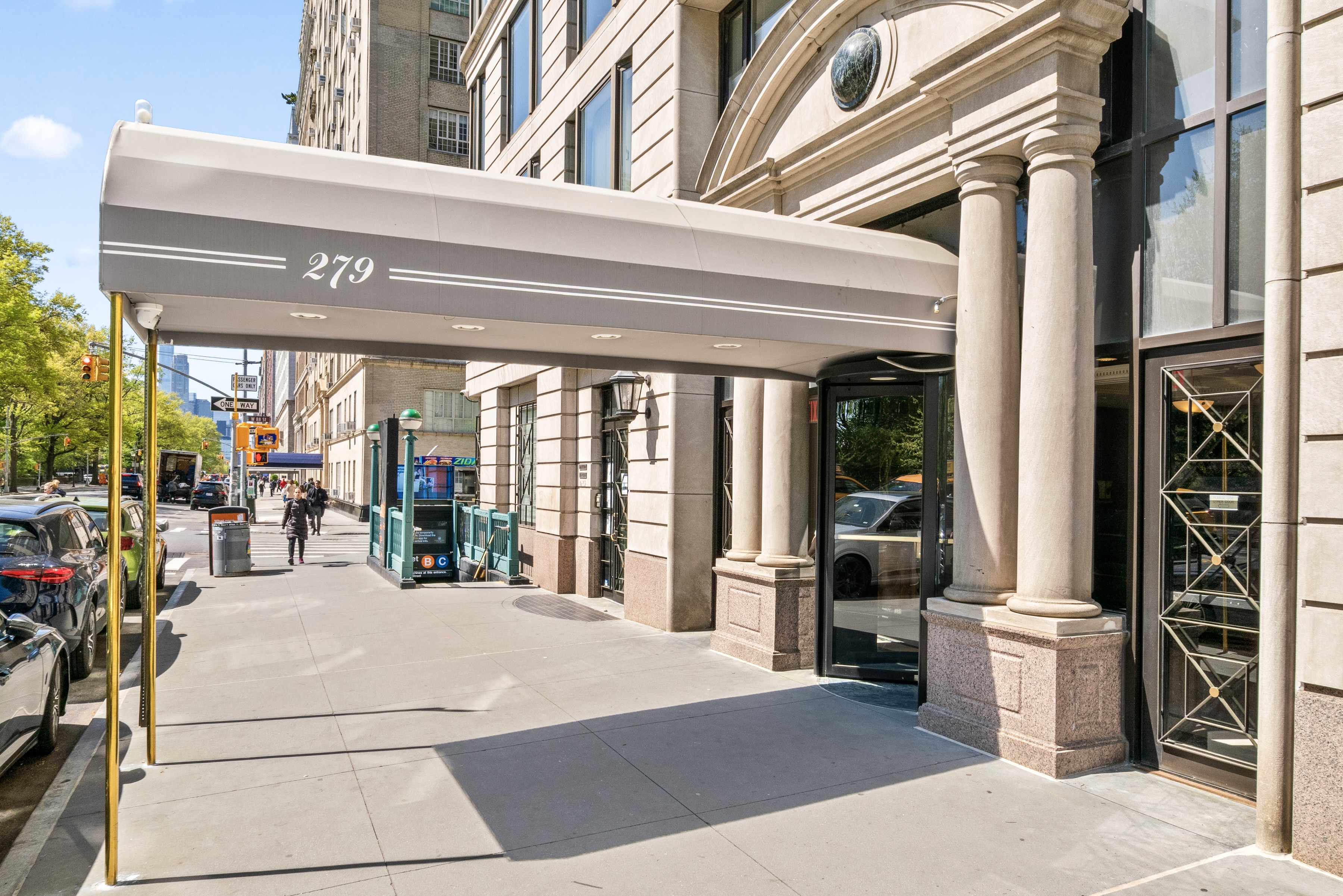 279 Central Park West, Unit 11B Manhattan, NY 10024 - Photo 18 of 24 a view of a entryway door
