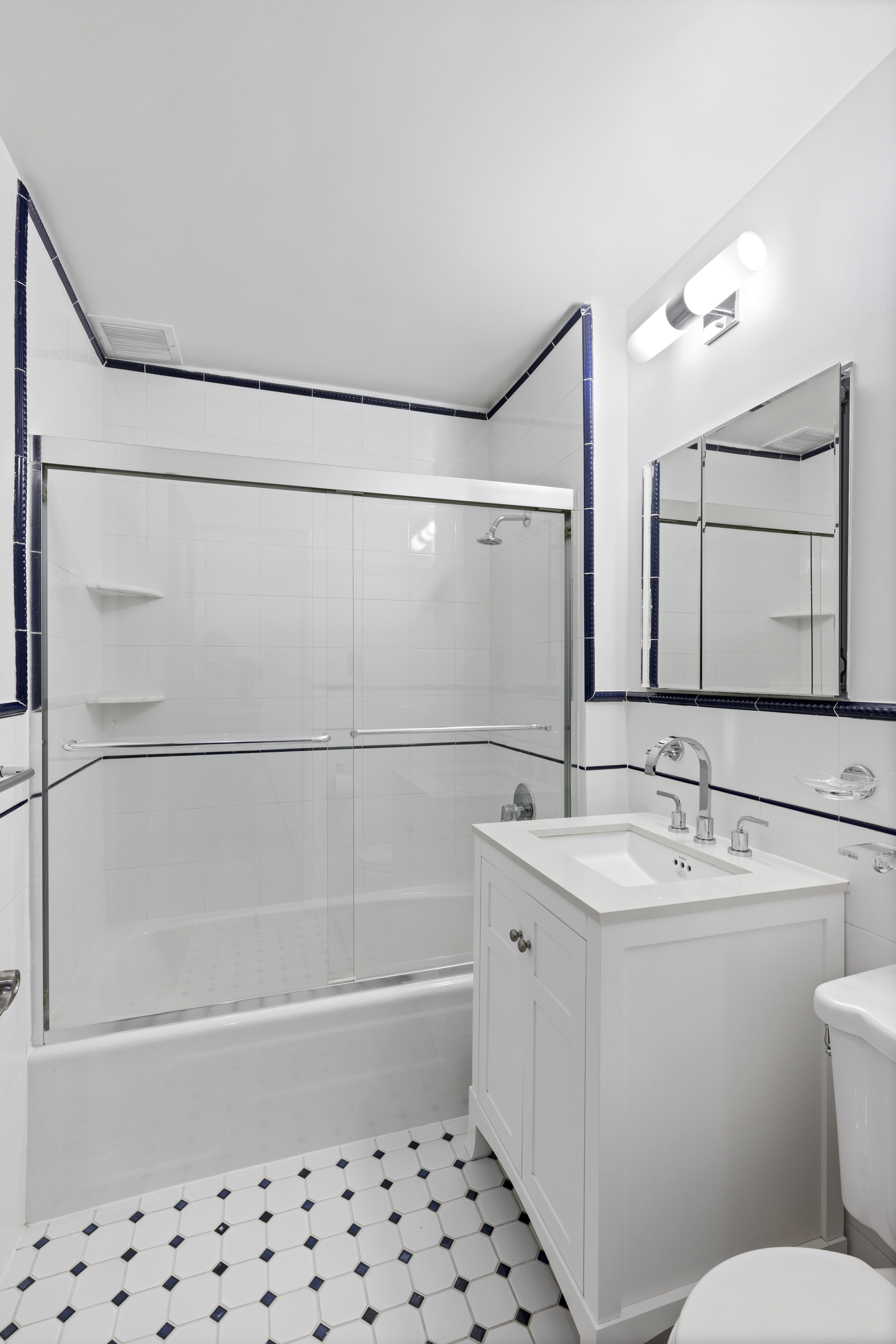 301 East 48th Street, Unit 15/16H Manhattan, NY 10017 - Photo 15 of 16