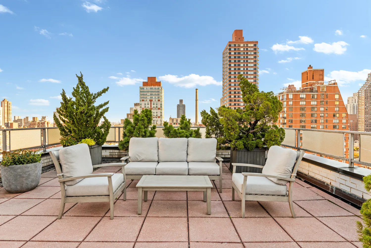 $449,000 | 301 East 75th Street, Unit 14J | Lenox Hill