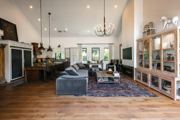 $2,550,000 | 28960 Crags Drive, Agoura Hills, CA 91301