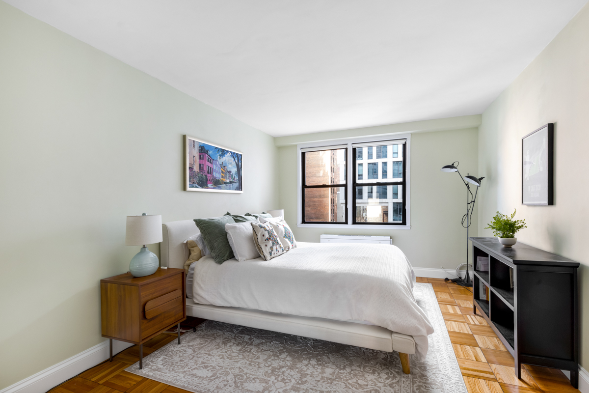 201 East 21st Street, Unit 7D Manhattan, NY 10010 - Photo 5 of 9